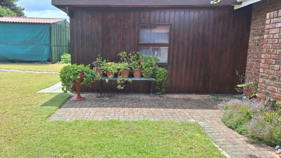 3 Bedroom Property for Sale in Stilbaai Wes Western Cape